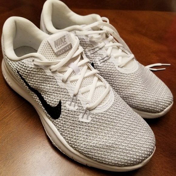 Nike Shoes - Metallic Silver Nike Flex Trainer 7 Shoe
